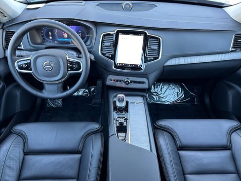 Used 2025 Volvo XC90 T8 Ultra w/ Protection Package Premier image 3