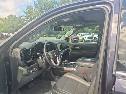 Certified 2022 GMC Sierra 1500 SLT w/ SLT Convenience Package AWD/4WD image 10
