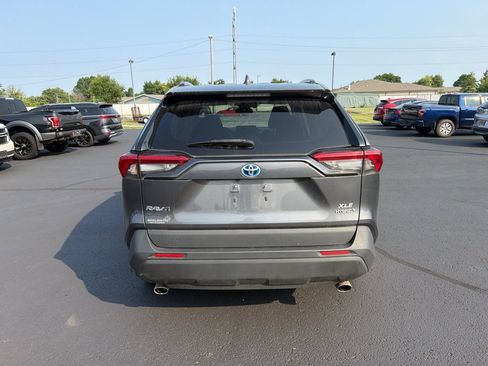 Used 2021 Toyota RAV4 XLE w/ Convenience Package AWD/4WD image 6