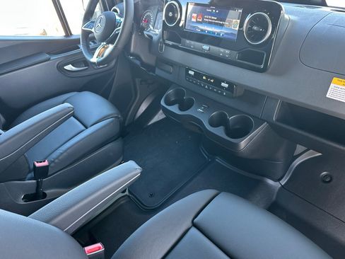 New 2026 Mercedes-Benz Sprinter 2500 image 17