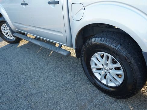 Used 2016 Nissan Frontier SV w/ SV Value Truck Package RWD image 6