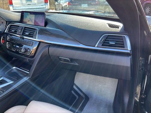 Used 2018 BMW M4 Convertible w/ Competition Package image 17