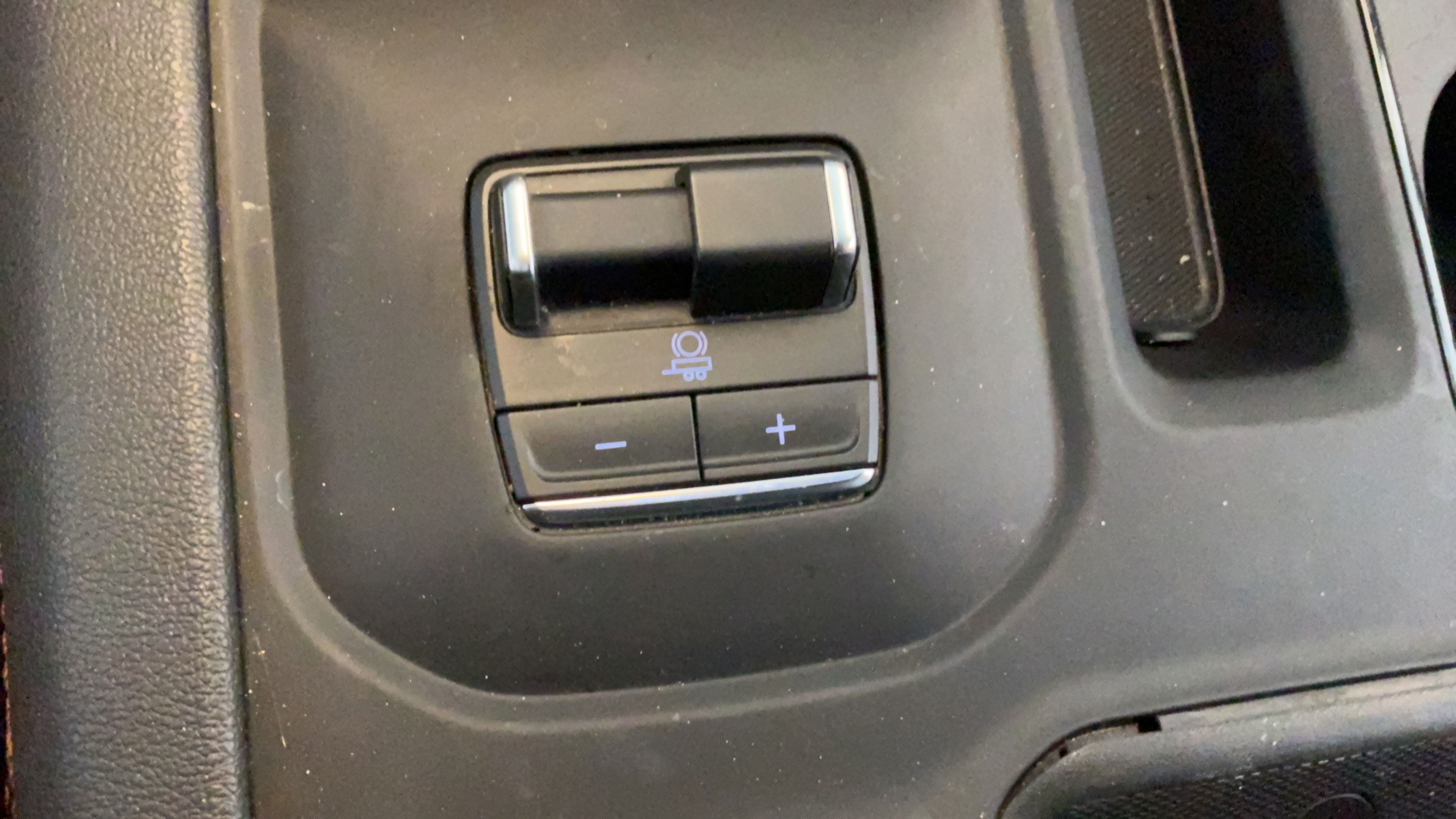 Used 2025 GMC Sierra 2500 AT4 w/ AT4 Premium Plus Package AWD/4WD image 16