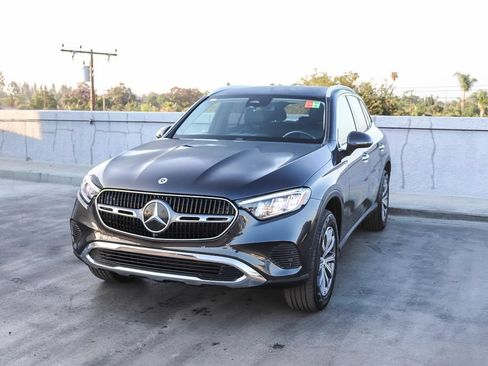 Used 2023 Mercedes-Benz GLC 300 4MATIC image 4