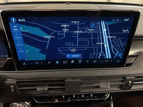 Used 2026 Lincoln Corsair Premiere image 11