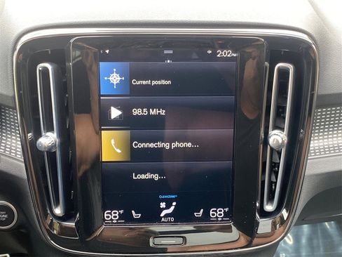 Used 2021 Volvo XC40 T5 R-Design image 25