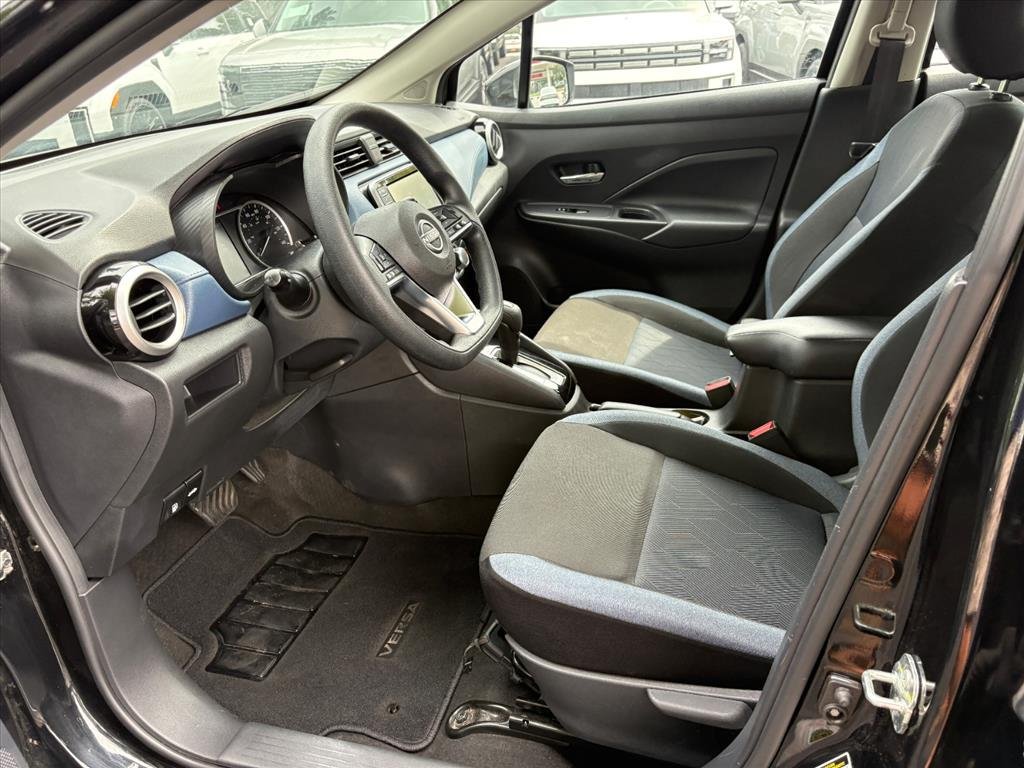 Used 2025 Nissan Versa SV FWD image 15