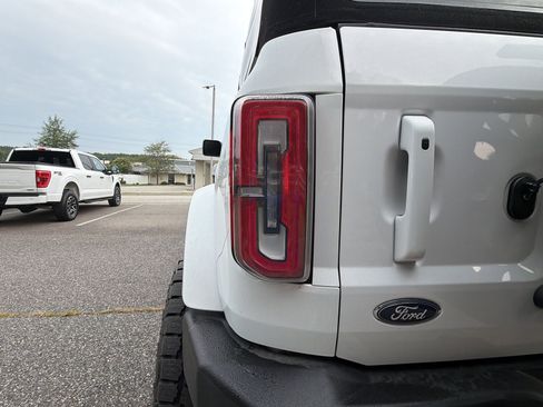 Used 2023 Ford Bronco Outer Banks AWD/4WD image 10