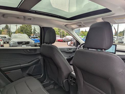 Used 2025 Ford Escape Active AWD/4WD image 35