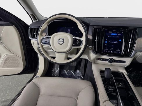 Used 2023 Volvo S90 B6 Plus AWD/4WD image 25