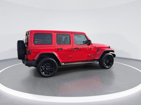 Used 2025 Jeep Wrangler Sahara 4xe image 8