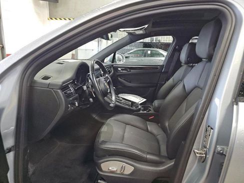 Used 2022 Porsche Macan AWD/4WD image 4