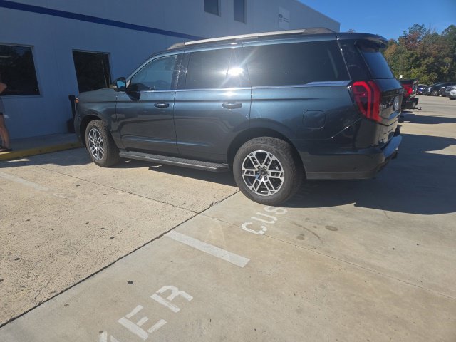 Used 2025 Ford Expedition Active AWD/4WD image 13