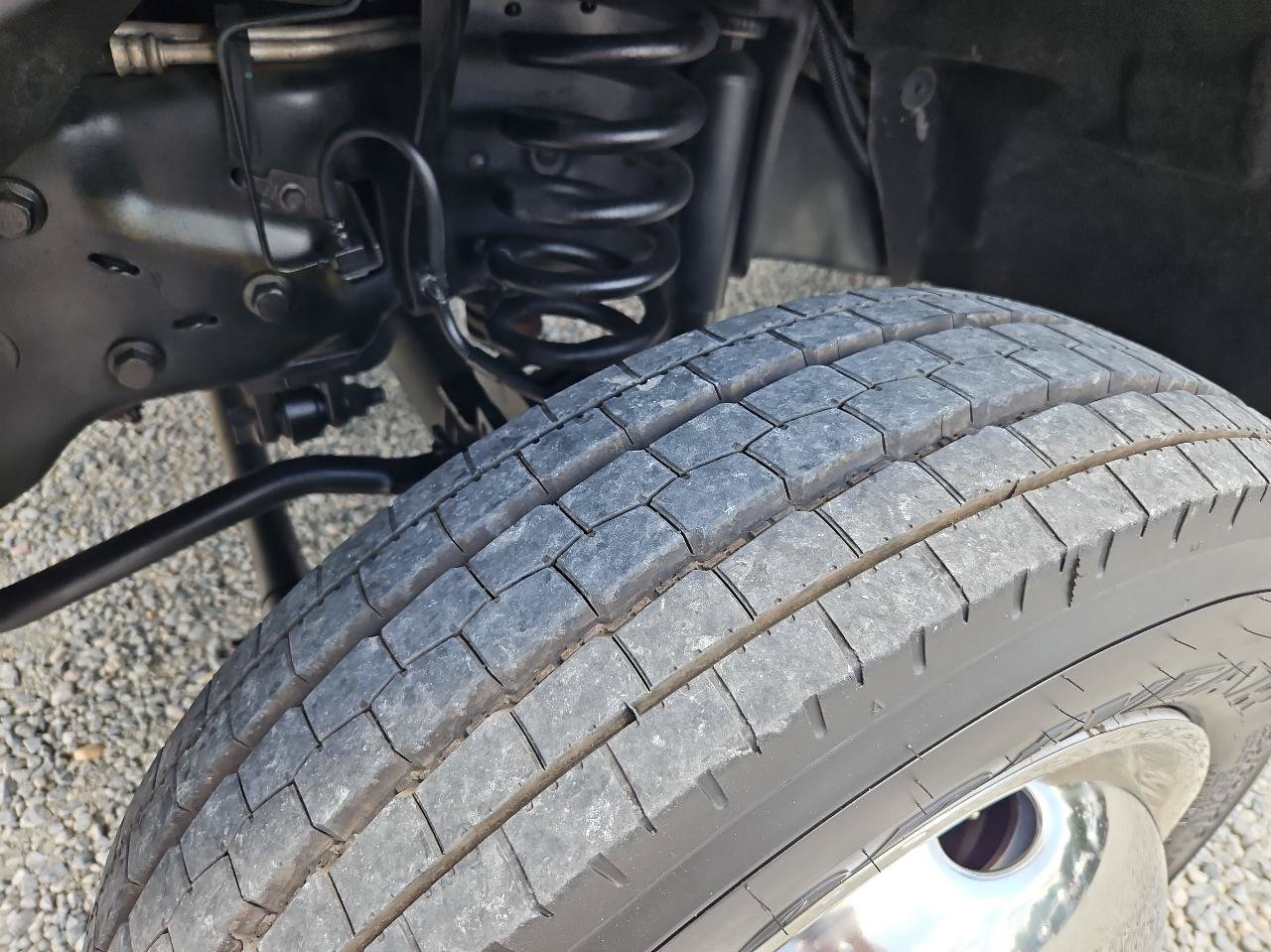 Used 2016 Ford F550 2WD Regular Cab Super Duty image 45