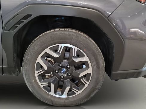 Used 2025 Subaru Forester Premium AWD/4WD image 19