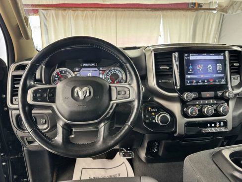 Used 2020 RAM 1500 Big Horn AWD/4WD image 11
