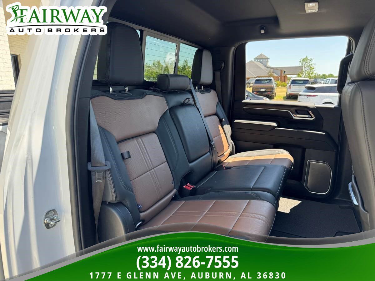 Used 2025 Chevrolet Silverado 2500 High Country w/ Technology Package AWD/4WD image 13
