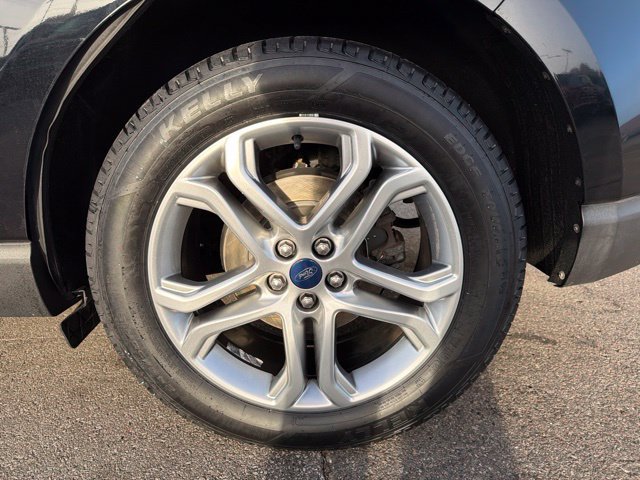 Used 2018 Ford Edge Titanium FWD image 11