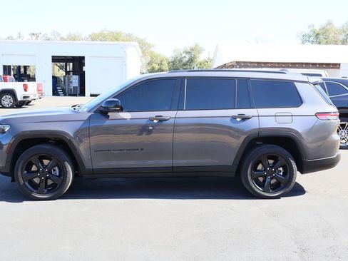 Used 2022 Jeep Grand Cherokee L Laredo image 5