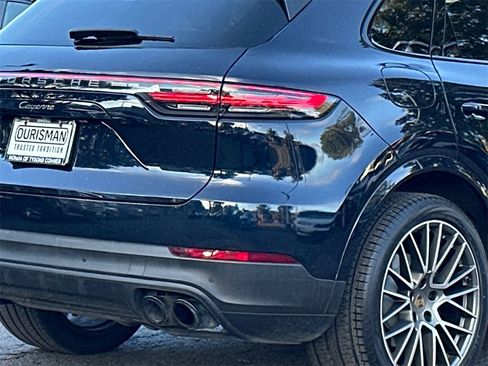 Used 2023 Porsche Cayenne Platinum Edition image 8