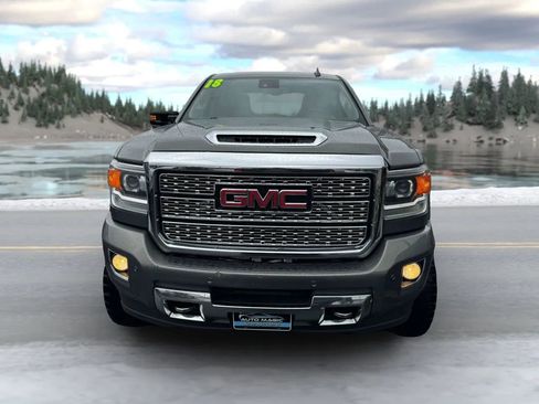 Used 2018 GMC Sierra 3500 Denali w/ Duramax Plus Package image 8