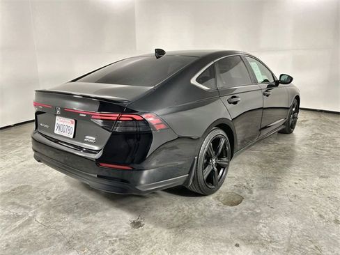 Used 2024 Honda Accord Sport image 8