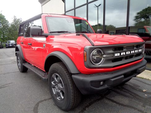 Used 2023 Ford Bronco Big Bend image 3
