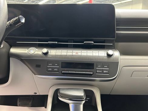Used 2025 Hyundai Kona SEL AWD/4WD image 25
