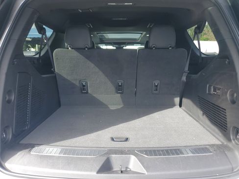 Used 2023 GMC Yukon XL Denali image 14