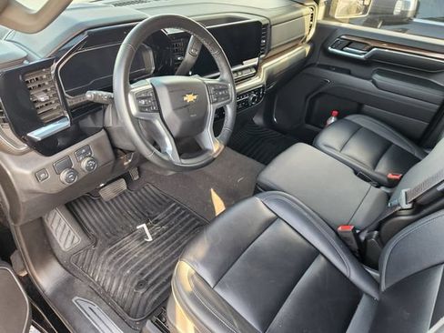 Used 2024 Chevrolet Silverado 2500 LT w/ Convenience Package RWD image 8