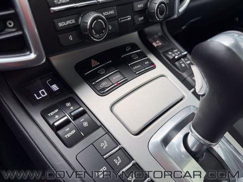 Used 2016 Porsche Cayenne GTS AWD/4WD image 28