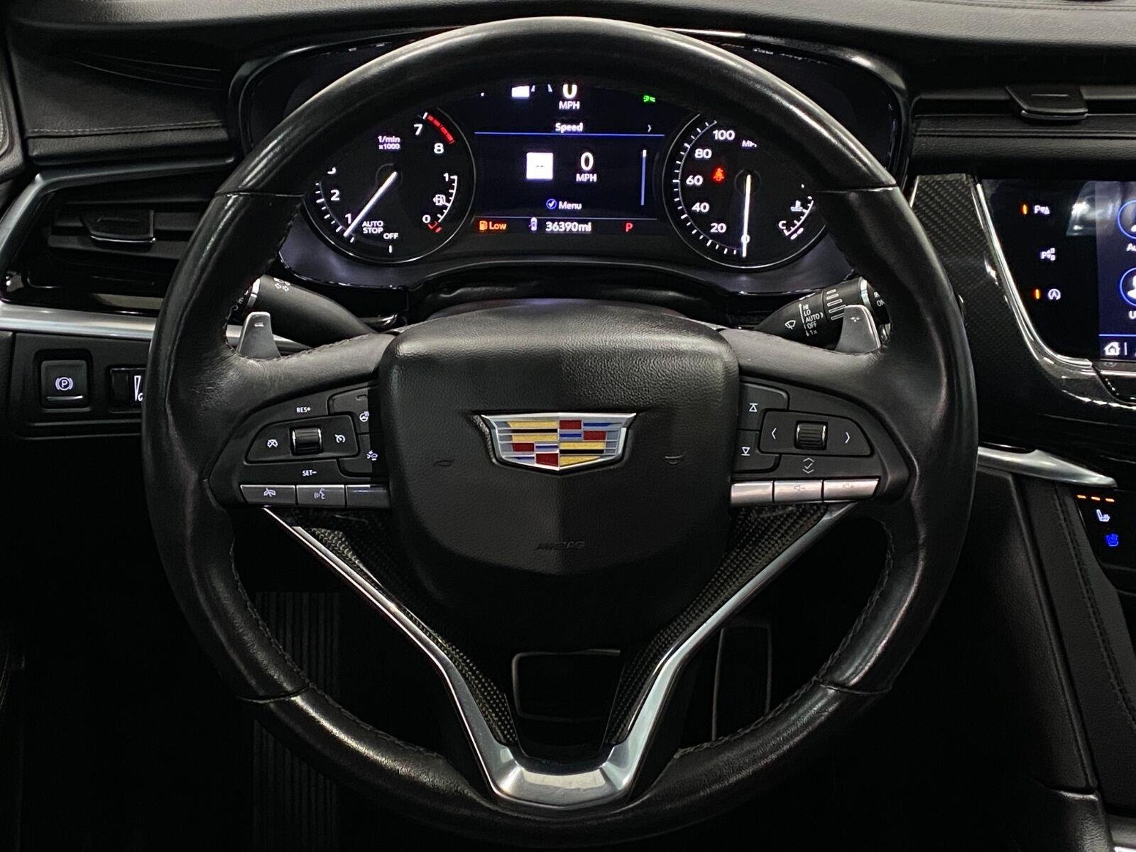 Used 2023 Cadillac XT6 Sport w/ Technology Package AWD/4WD image 17
