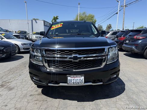 Used 2020 Chevrolet Tahoe LT w/ Luxury Package AWD/4WD image 2
