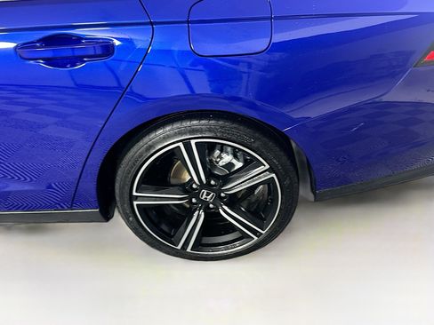 Used 2025 Honda Accord Sport image 11