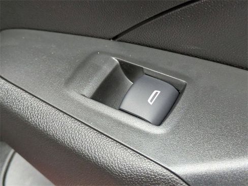 New 2026 Chevrolet Trax RS w/ Sunroof Package image 31