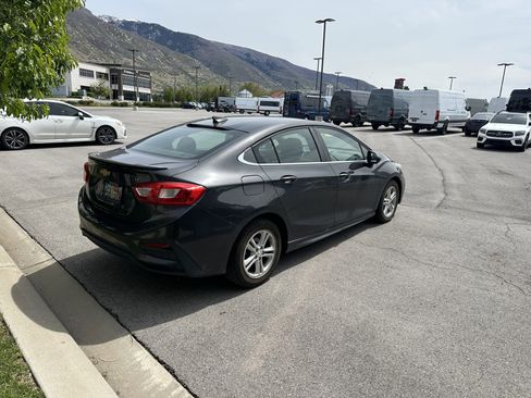 Used 2016 Chevrolet Cruze LT w/ Sun And Sound Package image 4