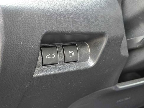 Used 2023 Toyota Crown AWD/4WD image 25
