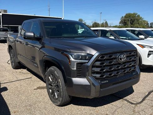 Used 2023 Toyota Tundra Platinum AWD/4WD image 4