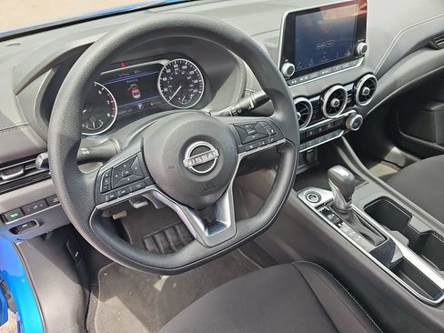 Used 2025 Nissan Sentra SV FWD image 15