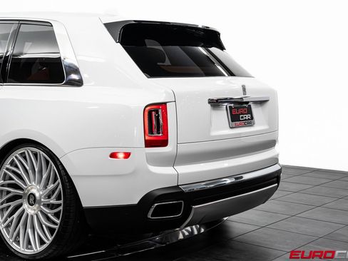 Used 2022 Rolls-Royce Cullinan image 17
