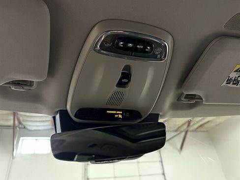 Used 2016 Volvo XC90 T8 Inscription w/ Vision Package image 30