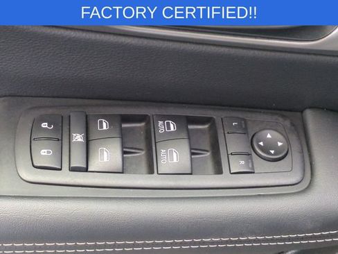 Used 2025 Chrysler Voyager LX FWD image 14
