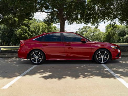 Used 2024 Honda Civic Touring image 10