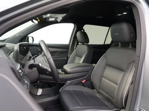Used 2025 Buick Enclave Sport Touring AWD/4WD image 12