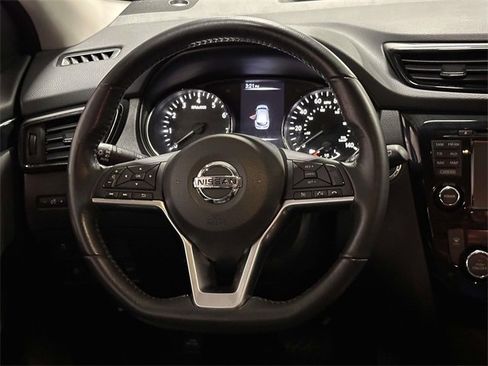 Used 2017 Nissan Rogue Sport SL image 17