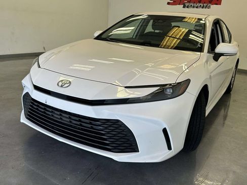 Used 2025 Toyota Camry LE FWD image 6