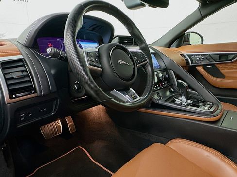 Used 2023 Jaguar F-TYPE R image 10