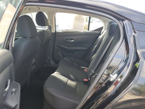 Certified 2022 Nissan Sentra S image 11