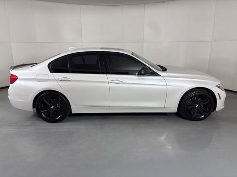 Used 2018 BMW 330i Sedan RWD image 9