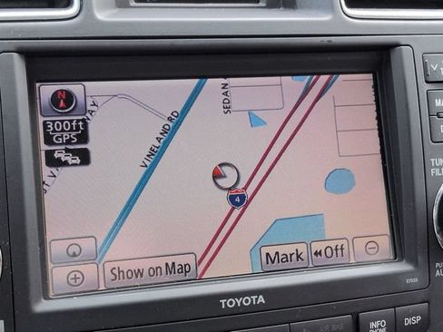 Used 2011 Toyota Highlander Limited w/ Tow Pkg FWD image 22